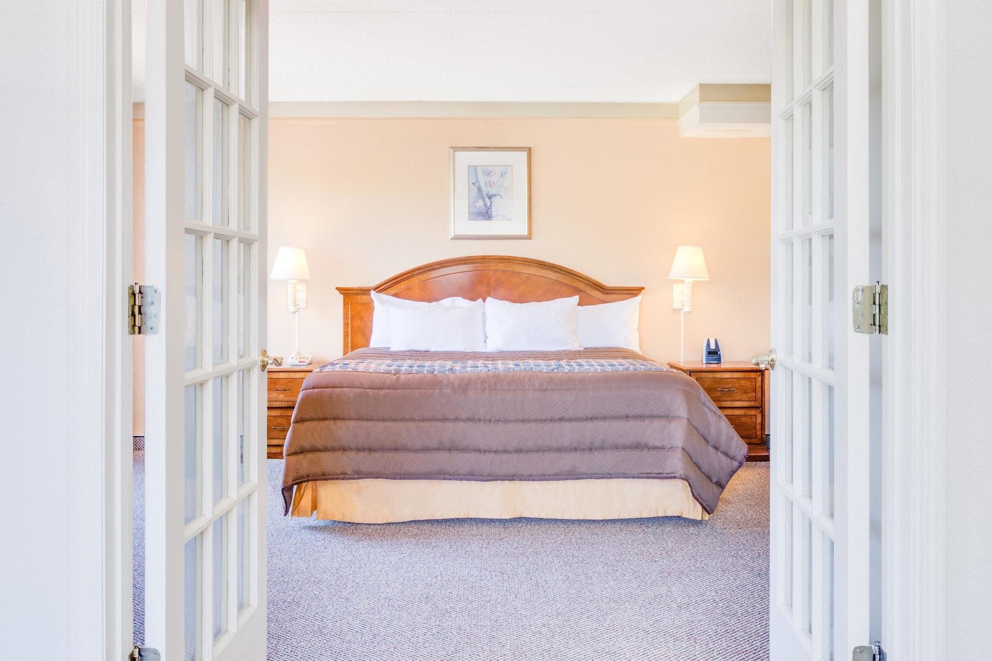 Days Inn By Wyndham Birmingham/West Esterno foto