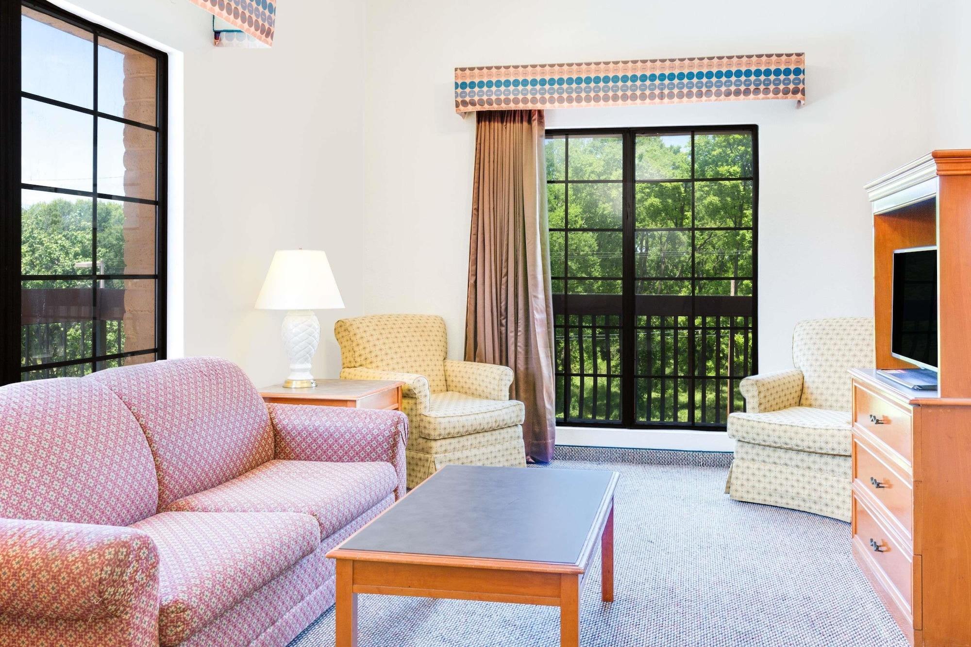 Days Inn By Wyndham Birmingham/West Esterno foto