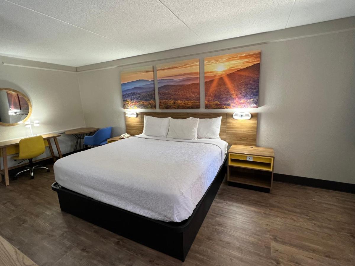 Days Inn By Wyndham Birmingham/West Esterno foto